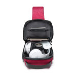 ⁦תיק צד נגד גניבות עמיד במים עם נעילה TSA וכבל USB מובנה לטעינה ניידים יוניסקס צבע אדום מבית המותג BANGE⁩ – תמונה ⁦2⁩