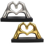 "ידיים יוצרות לב" מעמד שולחני