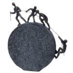 פסל אומנותי "אחד בשביל כולם וכולם בשביל אחד" מבית פסלי היוקרה "GRACIA GALLERY"